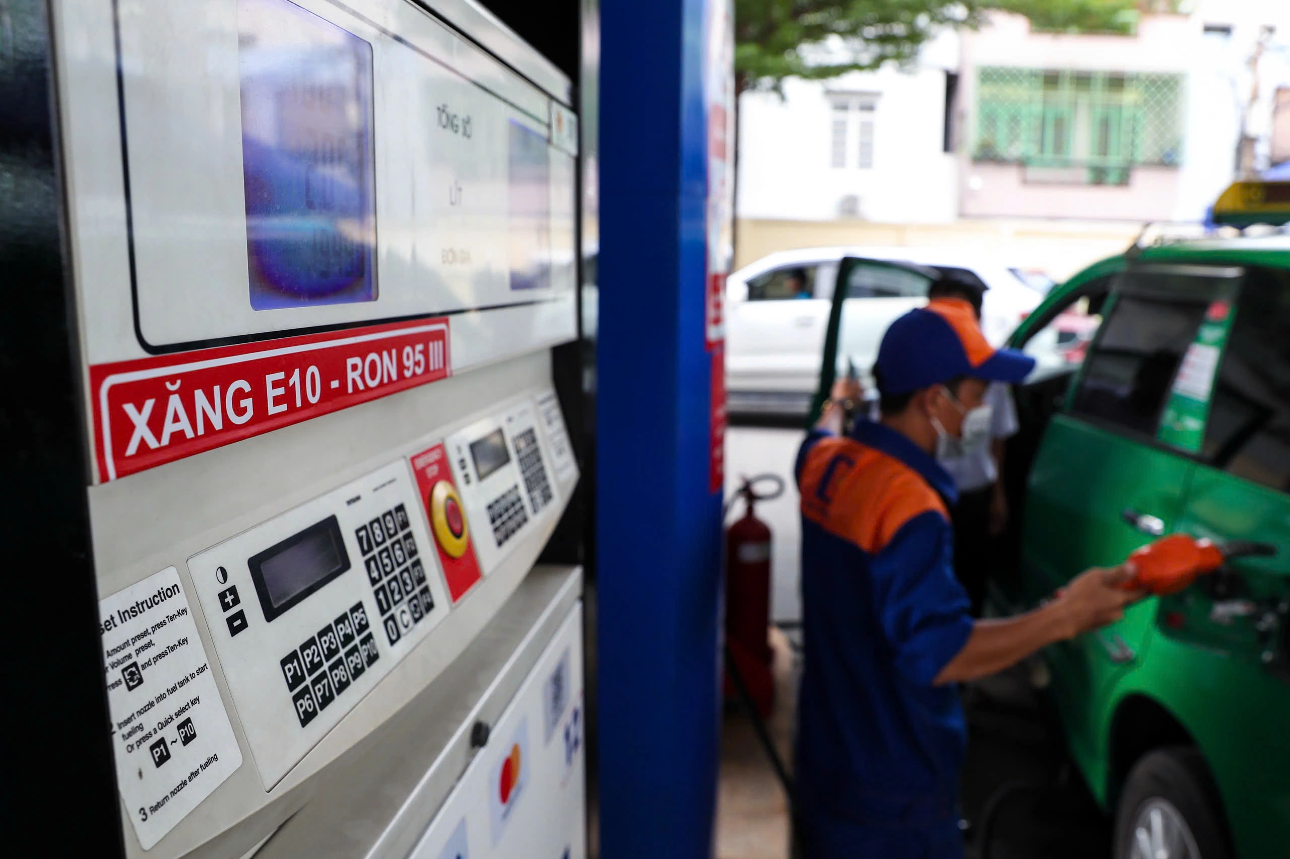 Khai Tử Xăng E5, Chuyển Dịch Toàn Diện Sang Xăng E10