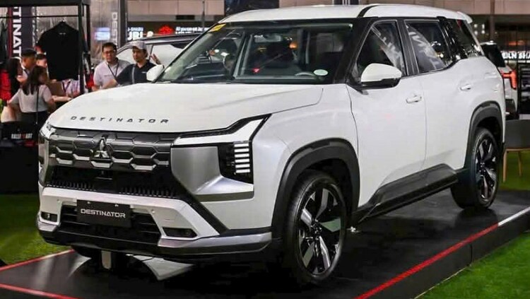 Nhiều mẫu xe khan hàng, xe 