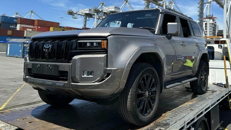 Tội phạm đang bay đến Úc chỉ để đánh cắp xe Toyota Land Cruiser